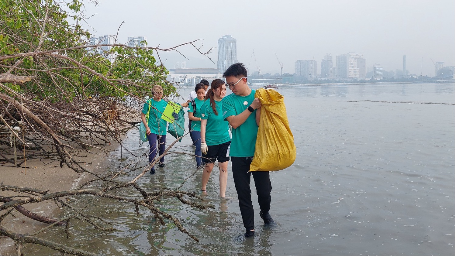 USM-Infineon Coastal Cleanup activity at Pulau Gazumbo 2