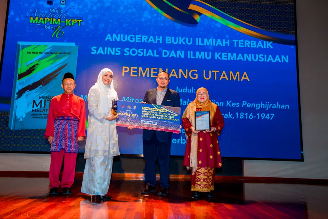 Gambar Buku Ilmiah Terbaik