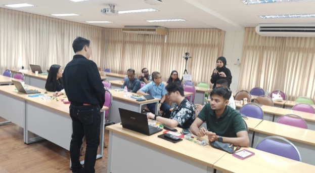 14A5B816 988F 43DB AD27 9A4BC14902AB