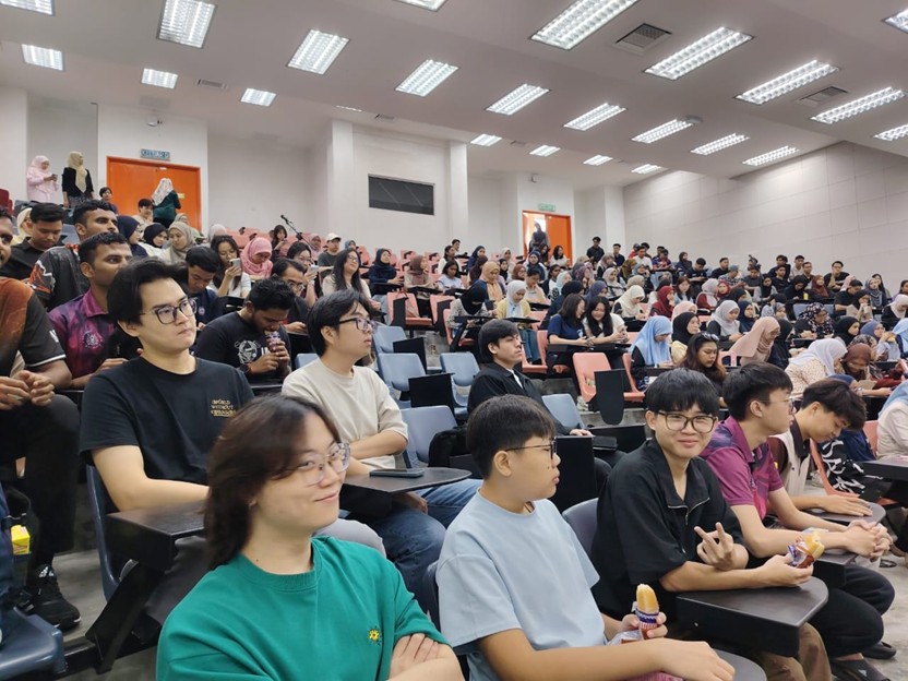 SEMINAR CAREER TALK LANGKAH AWAL PELAJAR MENAWAN PASARAN KERJAYA 3