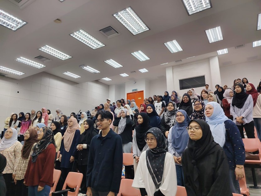 SEMINAR CAREER TALK LANGKAH AWAL PELAJAR MENAWAN PASARAN KERJAYA 4