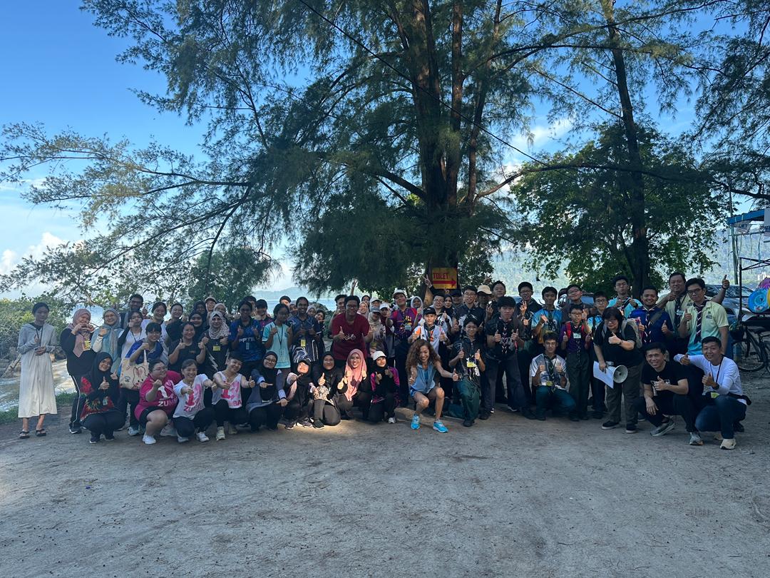 BEACH CLEAN UP BUILDS NETWORK AND RESPONSIBILITIES 3