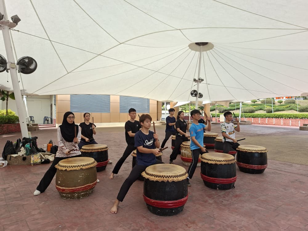 32048190 46aa 4e7c aac9 7b89a2b5835c