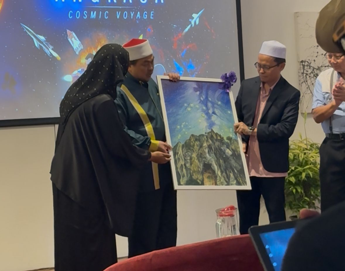 COSMIC VOYAGE SPACE JOURNEY EXHIBITION OFFICIALLY OPENS AT USM TUANKU FAUZIAH MUSEUM GALLERY