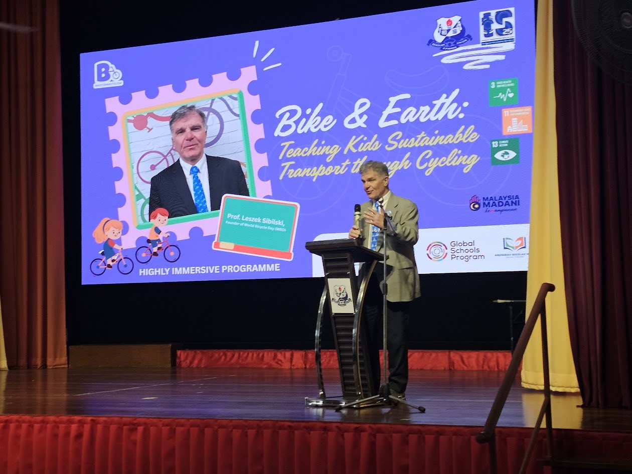BICYCLES AS CATALYSTS FOR CHANGE PROF LESZEK SIBILSKI INSPIRES A CULTURE OF ACTIVE MOBILITY AT USM 11