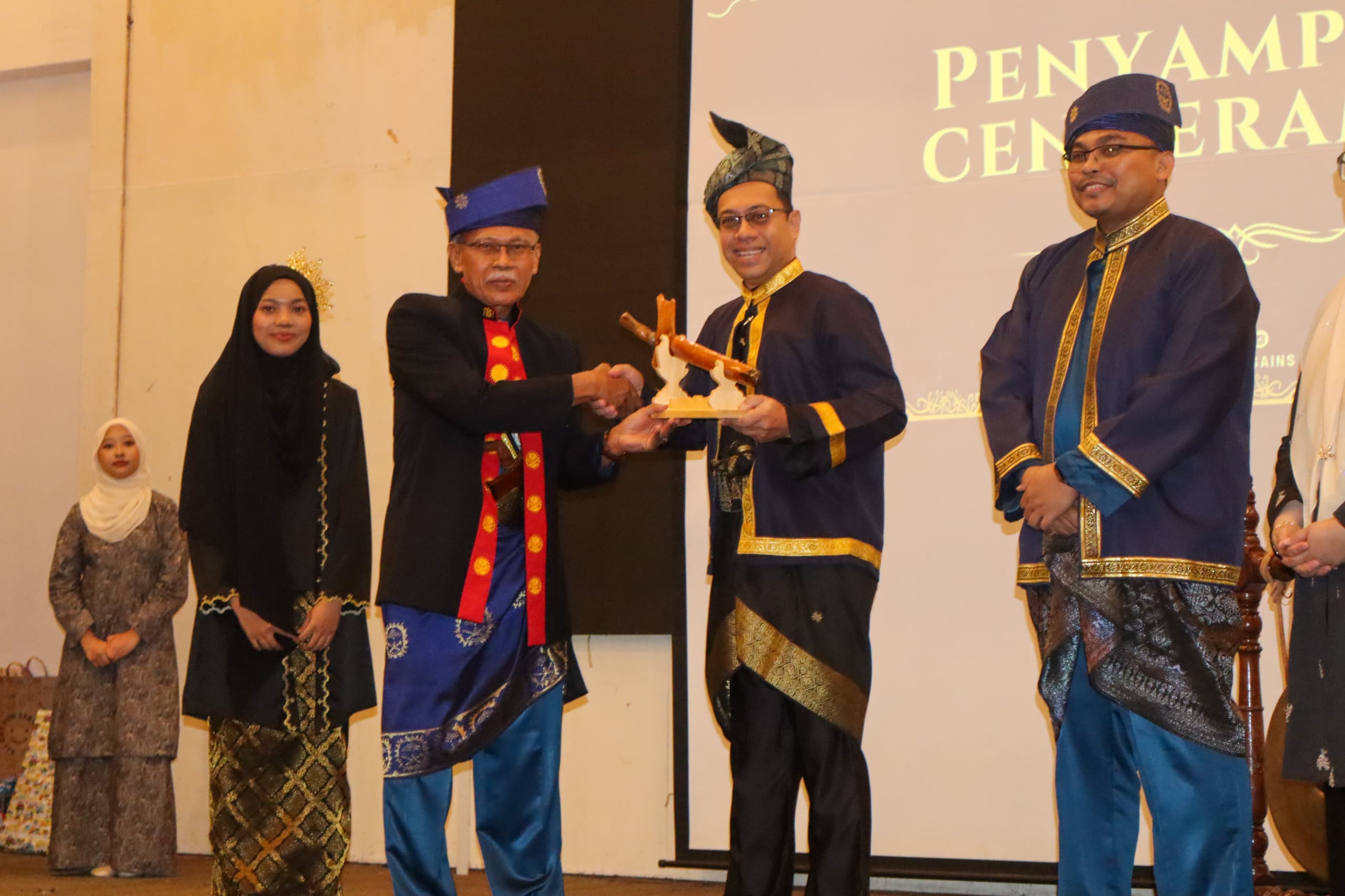 MALAM SANTAPAN SETULUS KASIH MEDAN IKTIRAF SUMBANGAN DAN KERINGAT AHLI PSSCMUSM 3