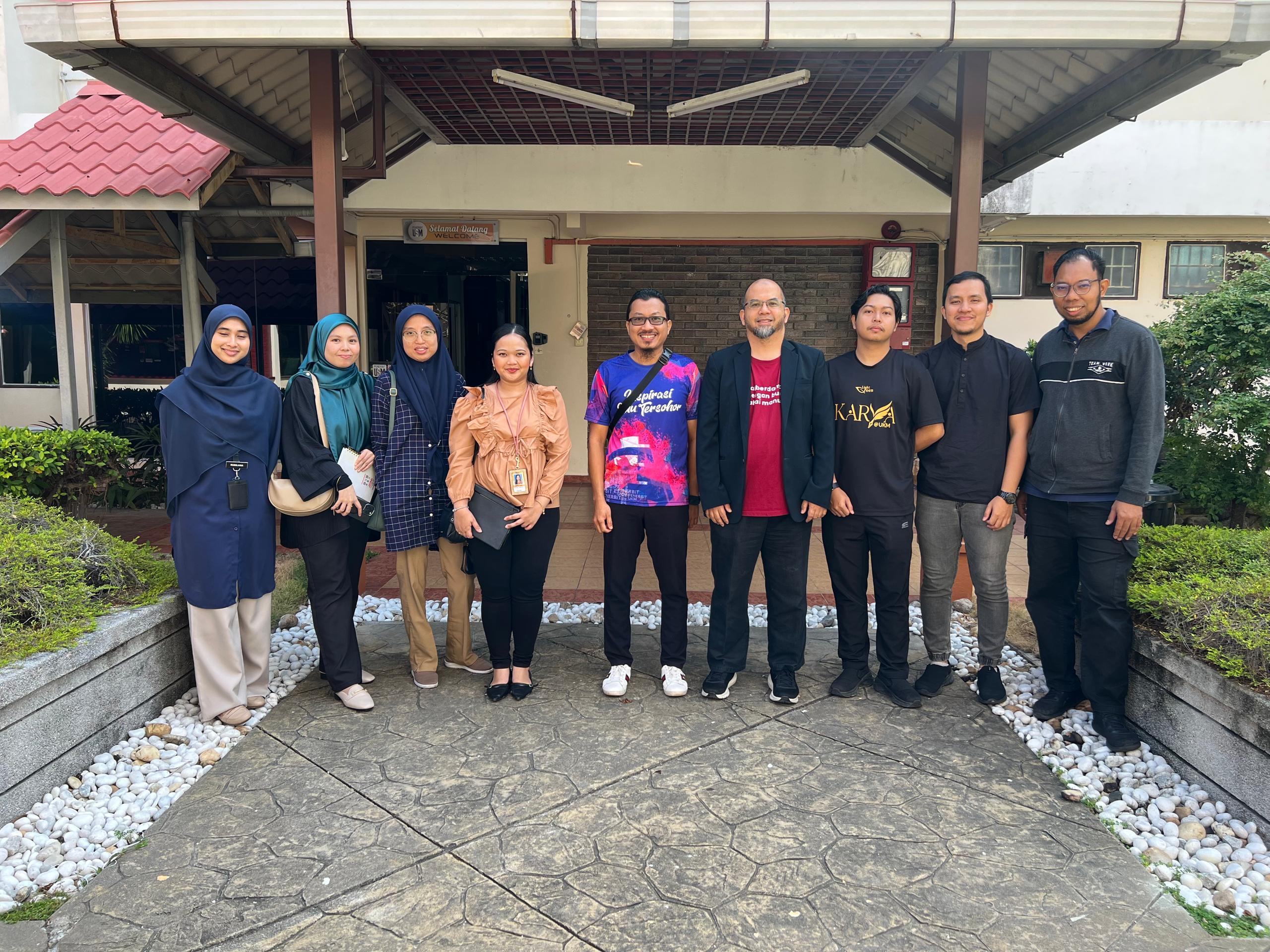 Gambar bersama delegasi Penerbit UKM