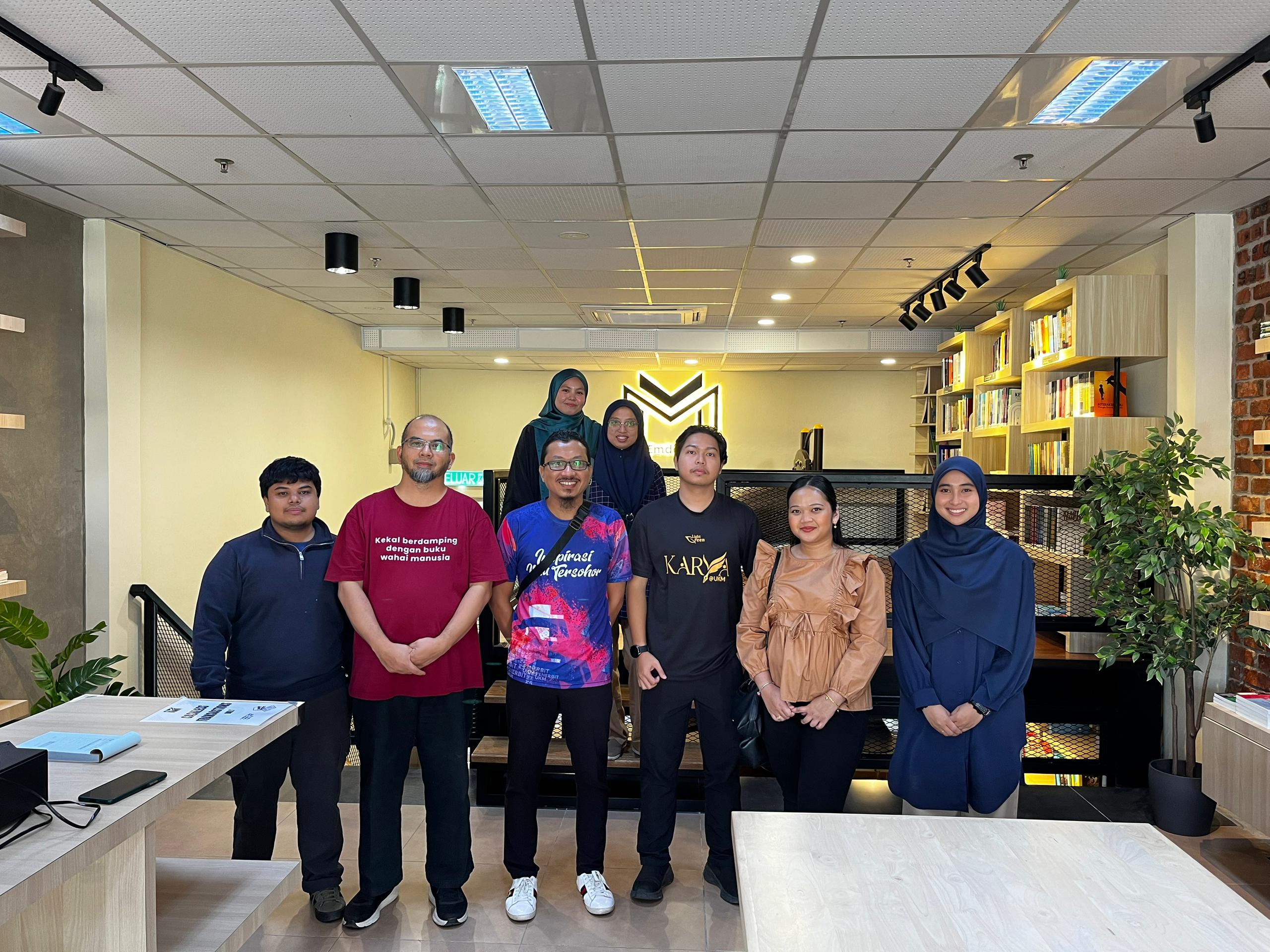 Lawatan ke Emdash Bookstore